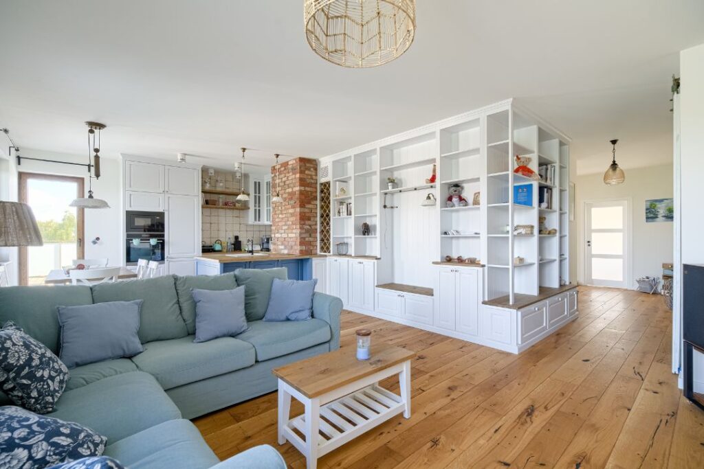 Podlogi postarzane – parkiet debowy i deski drewniane w stylu vintage